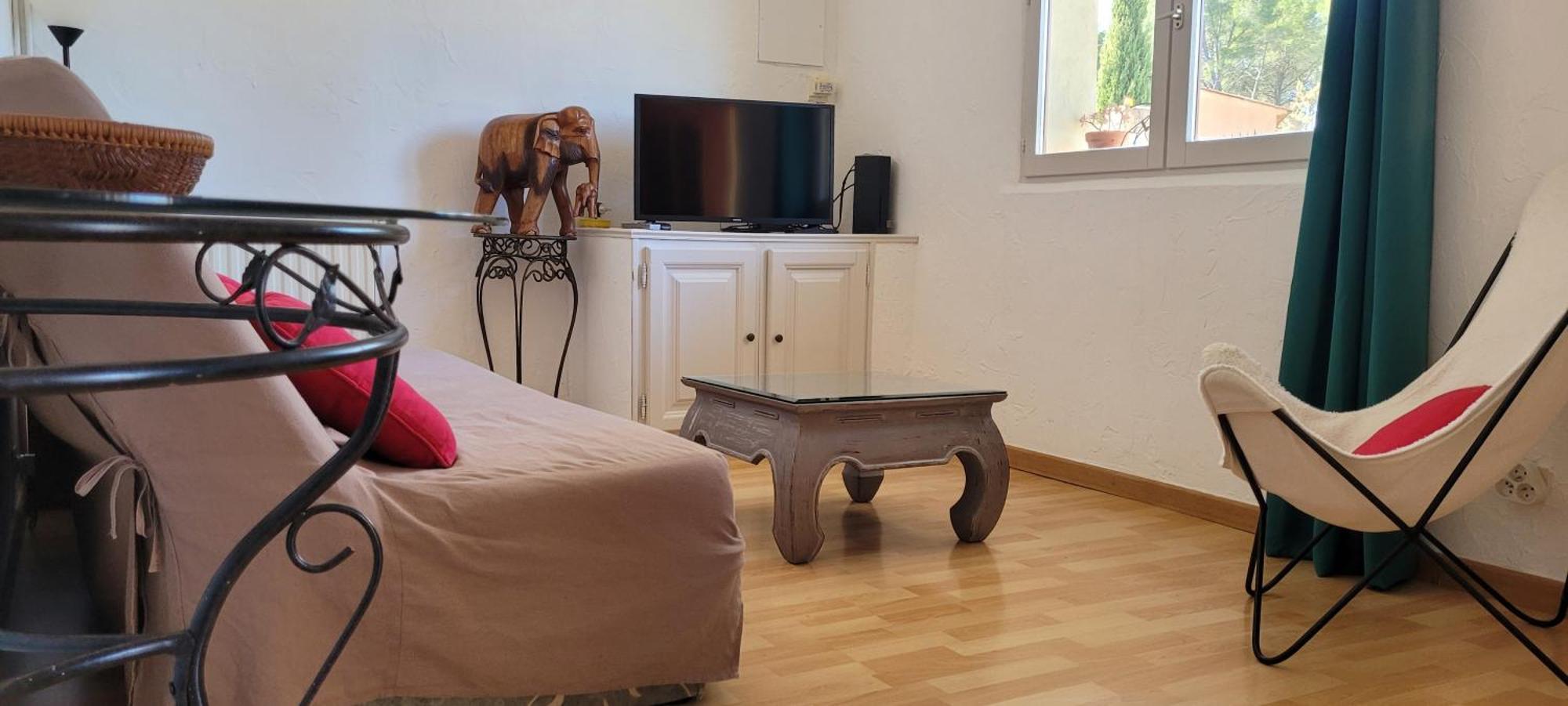 Appartement Dans Une Villa Au Coeur De La Provence 普罗旺斯地区特朗 外观 照片
